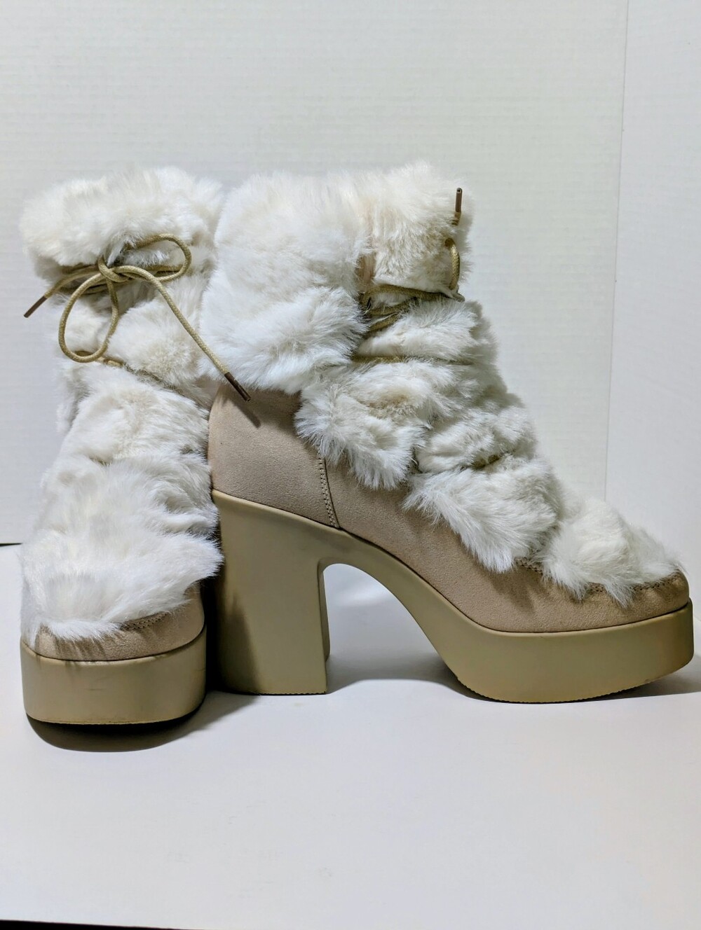 Shoe Dazzle Cream Faux Fur Platform Ankle Boots